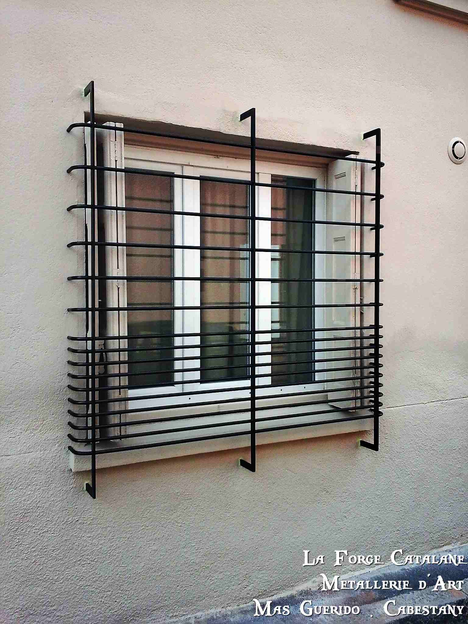 grille protection decoupe laser barreau horizontal forge catalane.jpg